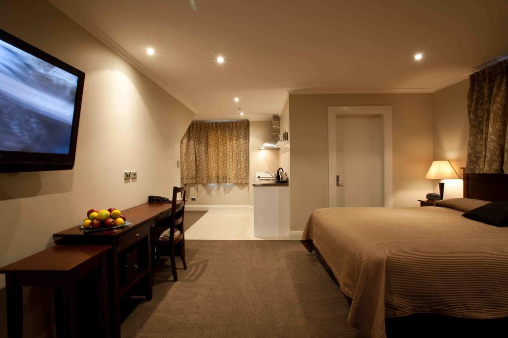 The Mews Oamaru Motel Buitenkant foto