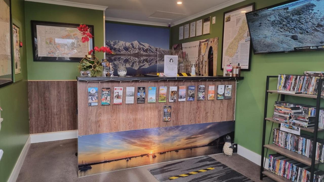 The Mews Oamaru Motel Buitenkant foto